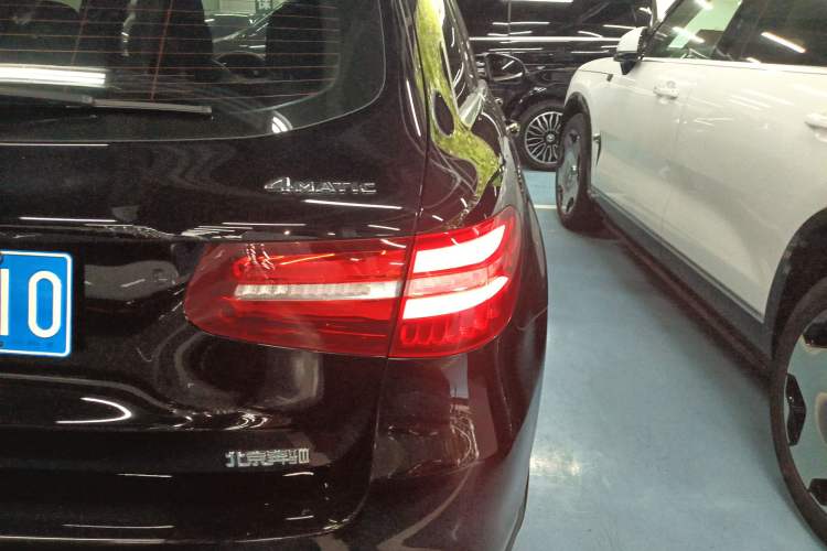 Used Mercedes-Benz GLC 2018 GLC 260 4MATIC Dynamic Edition Exterior 3