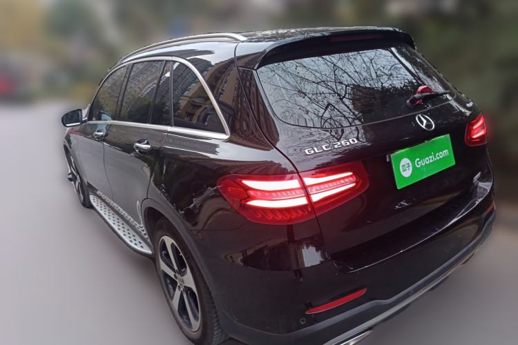 Used Mercedes-Benz GLC 2018 GLC 260 4MATIC Luxury Model Exterior 3