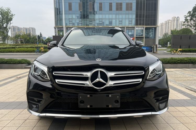 Used Mercedes-Benz GLC 2018 Facelift GLC 260 4MATIC Luxury Edition Exterior 4