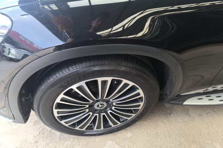 Used Mercedes-Benz GLC 2018 Facelifted GLC 260 4MATIC Dynamic Edition Exterior 4