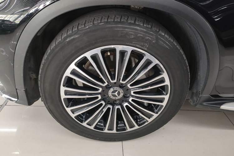 Used Mercedes-Benz GLC 2018 GLC 260 4MATIC Dynamic Edition Exterior 4