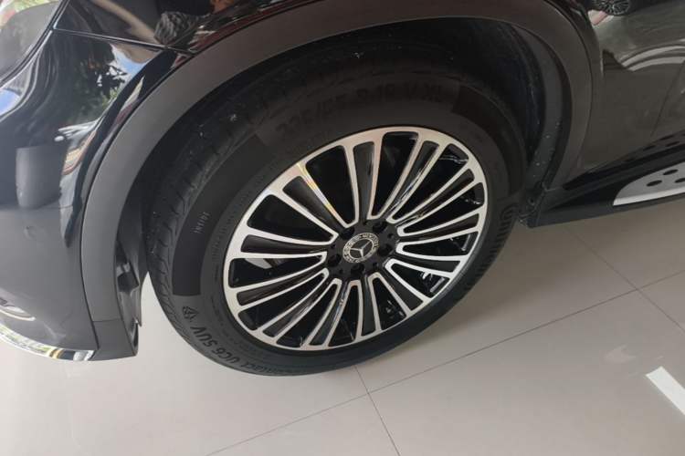 Used Mercedes-Benz GLC 2018 Facelifted GLC 260 4MATIC Dynamic Edition Exterior 4