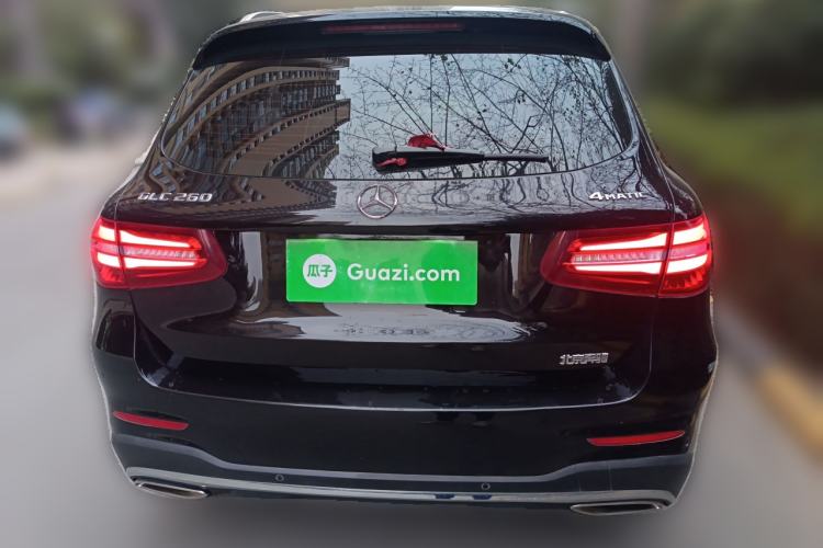 Used Mercedes-Benz GLC 2018 GLC 260 4MATIC Luxury Model Exterior 4