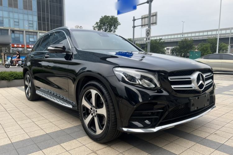 Used Mercedes-Benz GLC 2018 Facelift GLC 260 4MATIC Luxury Edition Exterior 5