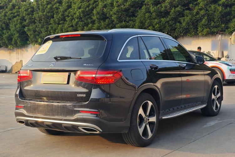 Used Mercedes-Benz GLC 2018 Facelift GLC 260 4MATIC Luxury Edition Exterior 5
