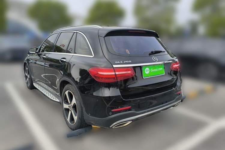 Used Mercedes-Benz GLC 2018 Facelift GLC 260 4MATIC Luxury Edition Exterior 5