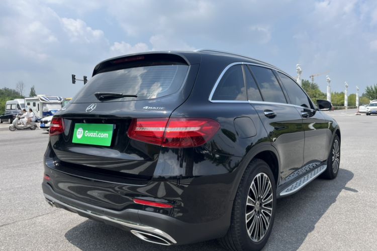 Used Mercedes-Benz GLC 2018 Facelifted GLC 260 4MATIC Dynamic Edition Exterior 5
