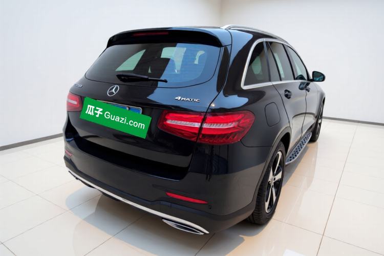 Used Mercedes-Benz GLC 2018 Facelift GLC 260 4MATIC Luxury Edition Exterior 5
