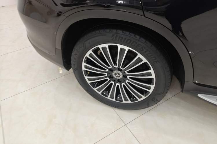 Used Mercedes-Benz GLC 2018 Facelifted GLC 260 4MATIC Dynamic Edition Exterior 5
