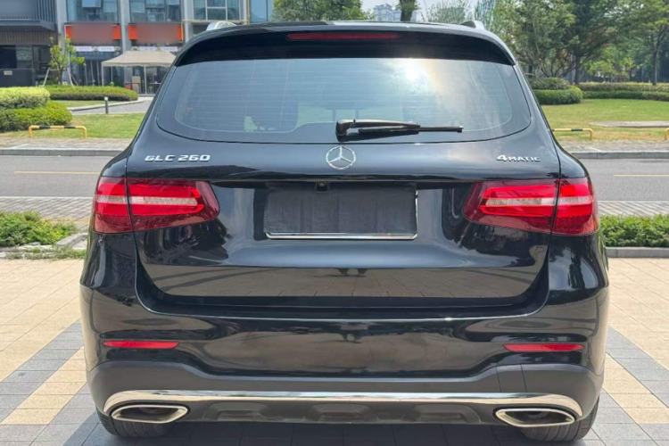 Used Mercedes-Benz GLC 2018 Facelift GLC 260 4MATIC Luxury Edition Exterior 5