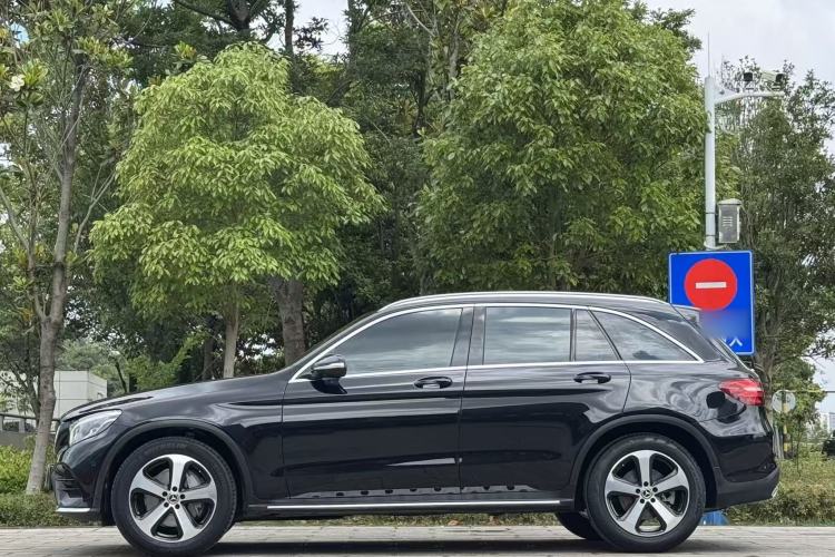 Used Mercedes-Benz GLC 2018 Facelift GLC 260 4MATIC Luxury Edition Exterior 6