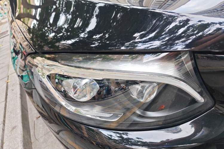 Used Mercedes-Benz GLC 2018 Refreshed GLC 300 4MATIC Dynamic Edition Exterior 6