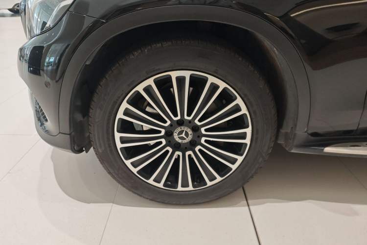 Used Mercedes-Benz GLC 2018 Facelift GLC 200 4MATIC Exterior 7