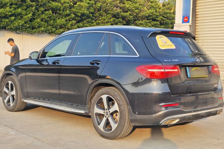 Used Mercedes-Benz GLC 2018 Facelift GLC 260 4MATIC Luxury Edition Exterior 7