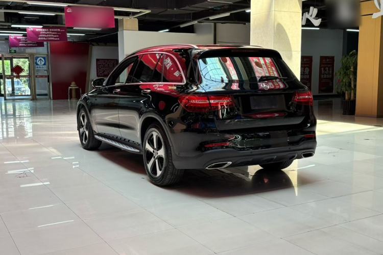 Used Mercedes-Benz GLC 2018 Facelift GLC 260 4MATIC Luxury Edition Exterior 7