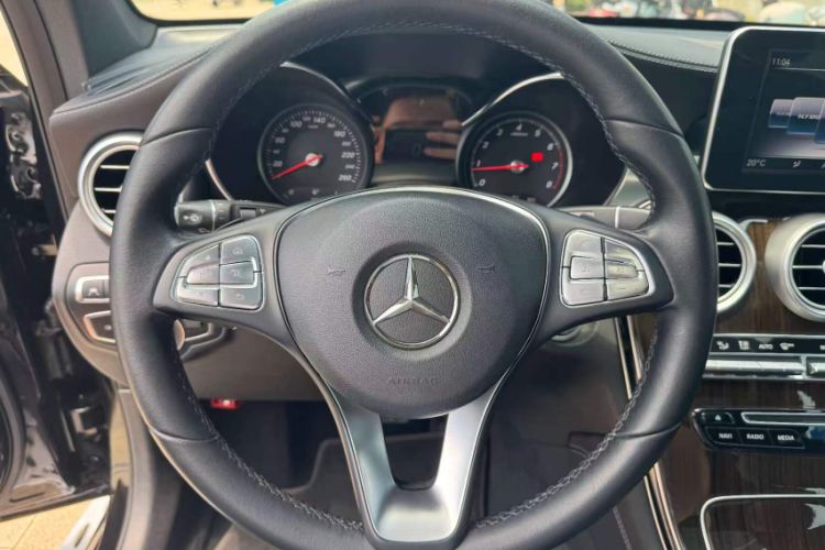 Used Mercedes-Benz GLC 2018 Facelift GLC 260 4MATIC Luxury Edition Exterior 7