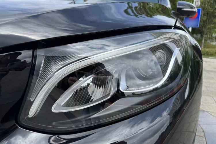 Used Mercedes-Benz GLC 2018 Facelift GLC 260 4MATIC Luxury Edition Exterior 8