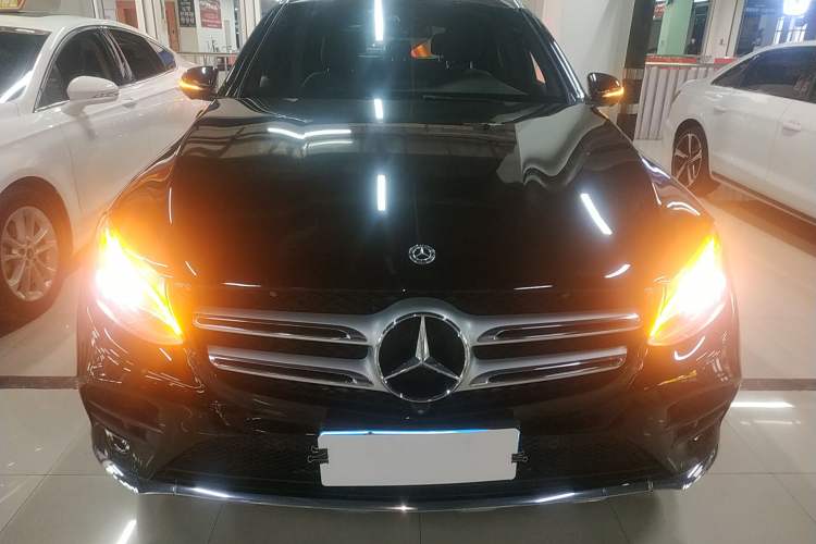 Used Mercedes-Benz GLC 2018 GLC 260 4MATIC Luxury Model Front