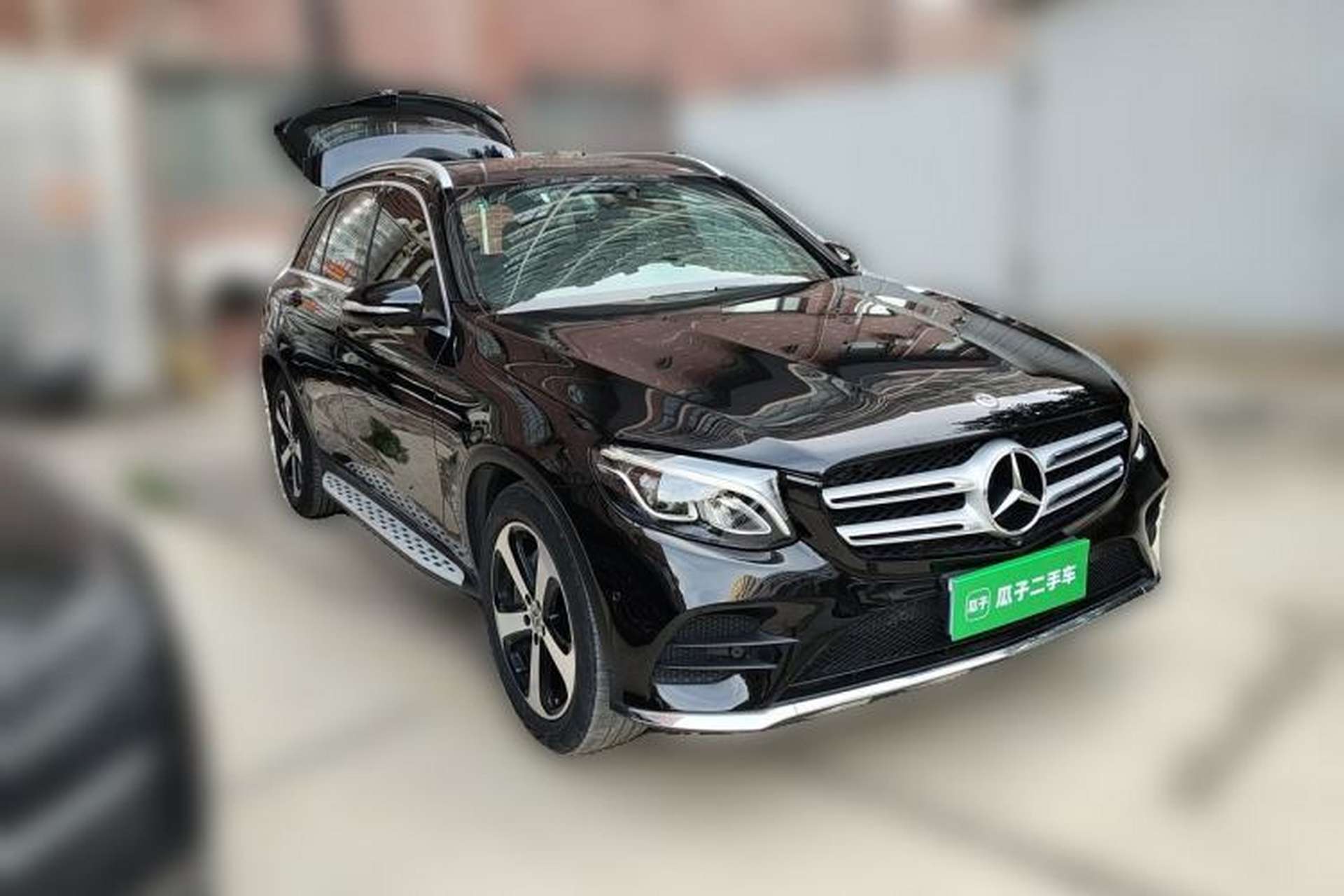 Used Mercedes-Benz GLC 2018 Facelift GLC 260 4MATIC Luxury Edition Front Right 45 Deg