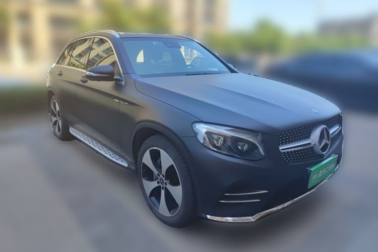 Used Mercedes-Benz GLC 2018 Refreshed GLC 300 4MATIC Dynamic Edition Front Right 45 Deg