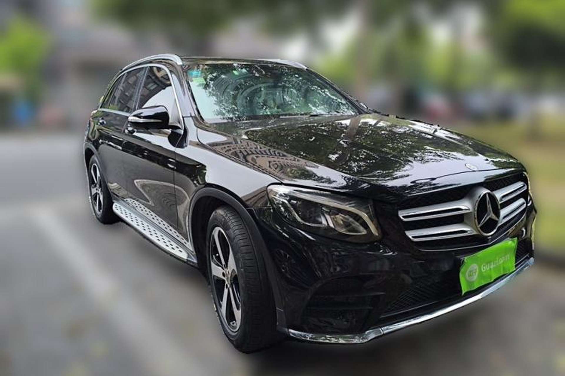 Used Mercedes-Benz GLC 2018 GLC 260 4MATIC Luxury Model Front Right 45 Deg