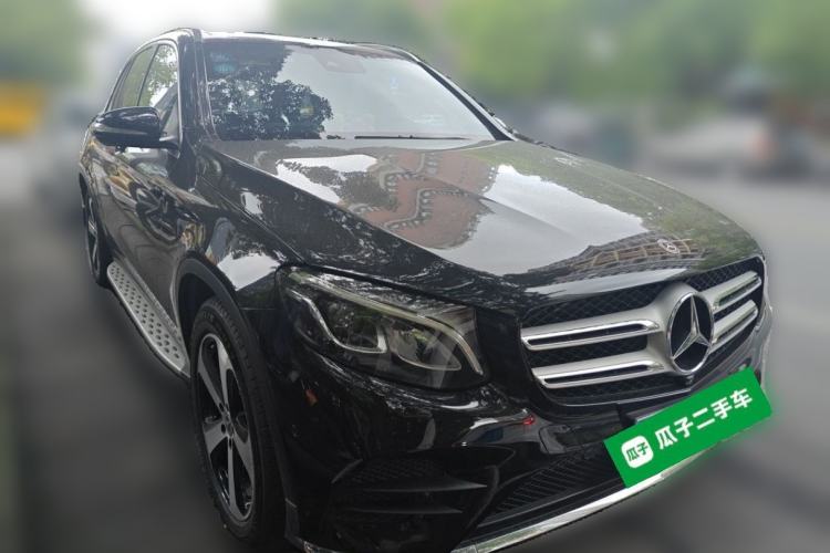 Used Mercedes-Benz GLC 2018 GLC 260 4MATIC Luxury Model Front Right 45 Deg