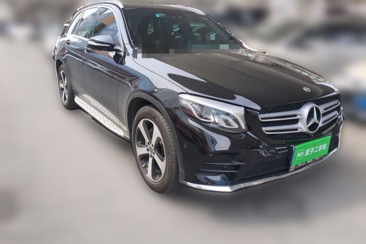 Used Mercedes-Benz GLC 2018 Facelift GLC 260 4MATIC Luxury Edition Front Right 45 Deg