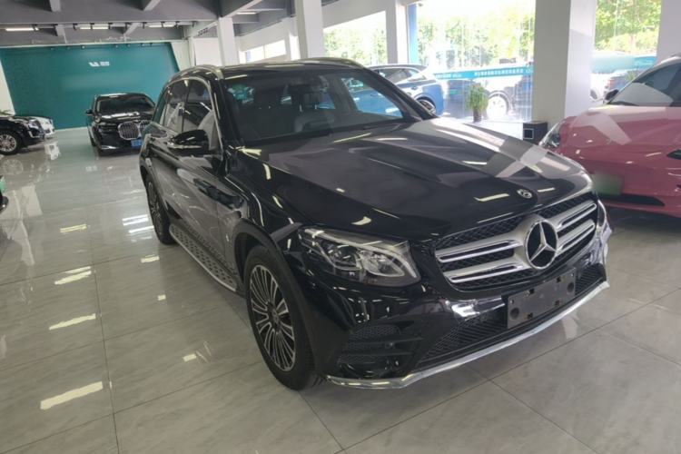 Used Mercedes-Benz GLC 2018 Facelifted GLC 260 4MATIC Dynamic Edition Front Right 45 Deg