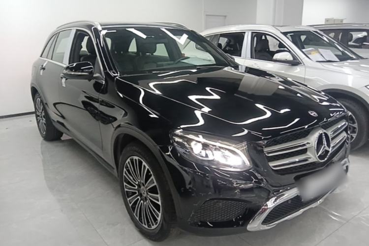 Used Mercedes-Benz GLC 2018 Facelift GLC 200 4MATIC Front Right 45 Deg