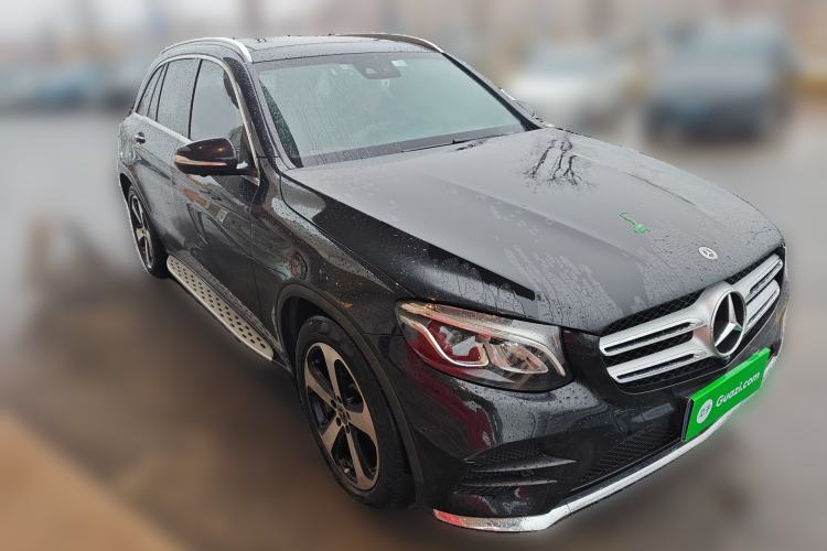 Used Mercedes-Benz GLC 2018 Facelift GLC 260 4MATIC Luxury Edition Front Right 45 Deg