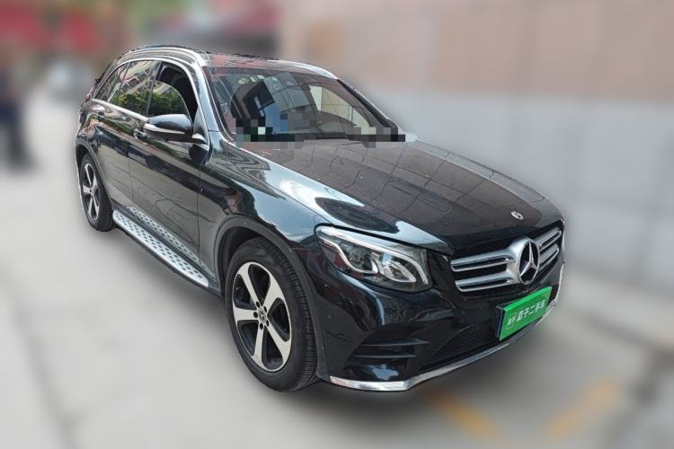 Used Mercedes-Benz GLC 2018 Facelift GLC 260 4MATIC Luxury Edition Front Right 45 Deg