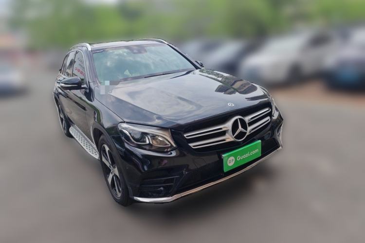 Used Mercedes-Benz GLC 2018 Facelift GLC 260 4MATIC Luxury Edition Front Right 45 Deg