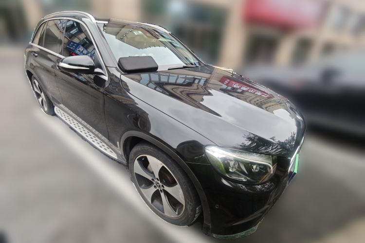 Used Mercedes-Benz GLC 2018 Refreshed GLC 300 4MATIC Dynamic Edition Front Right 45 Deg