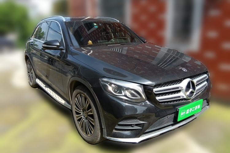 Used Mercedes-Benz GLC 2018 Facelifted GLC 260 4MATIC Dynamic Edition Front Right 45 Deg