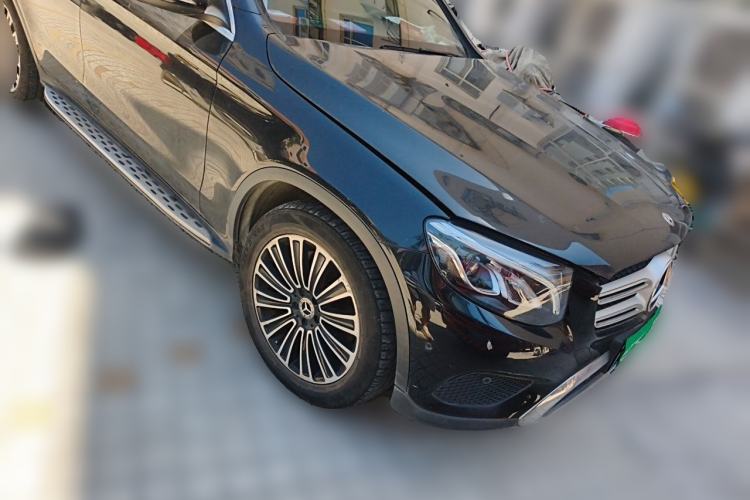Used Mercedes-Benz GLC 2018 Facelift GLC 200 4MATIC Front Right 45 Deg