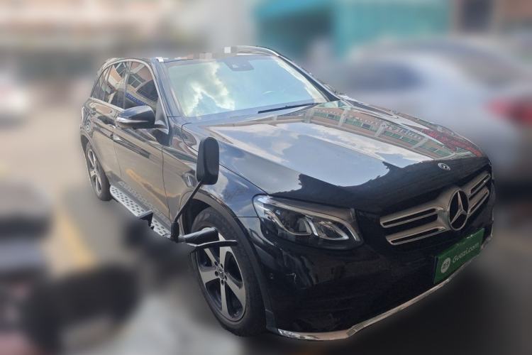 Used Mercedes-Benz GLC 2018 Facelift GLC 260 4MATIC Luxury Edition Front Right 45 Deg
