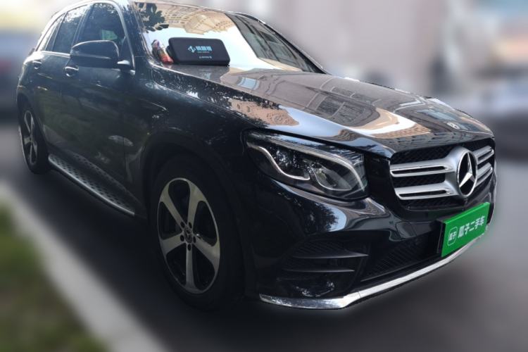 Used Mercedes-Benz GLC 2018 Facelift GLC 260 4MATIC Luxury Edition Front Right 45 Deg