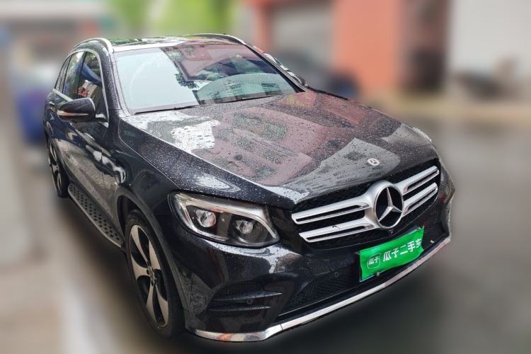 Used Mercedes-Benz GLC 2018 Refreshed GLC 300 4MATIC Dynamic Edition Front Right 45 Deg