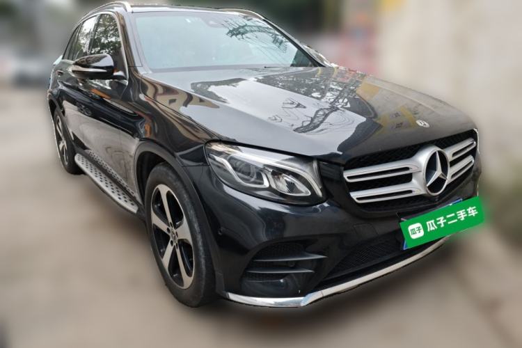 Used Mercedes-Benz GLC 2018 Facelift GLC 260 4MATIC Luxury Edition Front Right 45 Deg