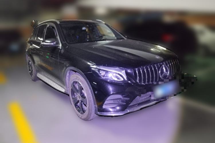 Used Mercedes-Benz GLC 2018 Facelift GLC 260 4MATIC Luxury Edition Front Right 45 Deg