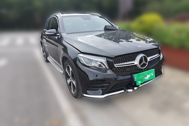 Used Mercedes-Benz GLC 2018 Facelift GLC 260 4MATIC Luxury Edition Front Right 45 Deg