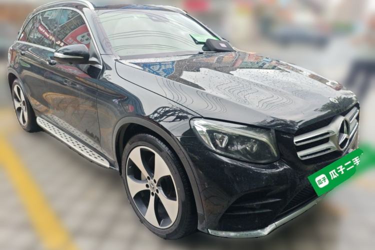 Used Mercedes-Benz GLC 2018 Refreshed GLC 300 4MATIC Dynamic Edition Front Right 45 Deg