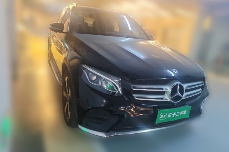 Used Mercedes-Benz GLC 2018 Facelift GLC 260 4MATIC Luxury Edition Front Right 45 Deg
