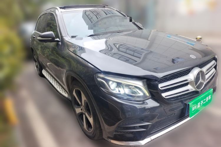 Used Mercedes-Benz GLC 2018 Facelift GLC 260 4MATIC Luxury Edition Front Right 45 Deg