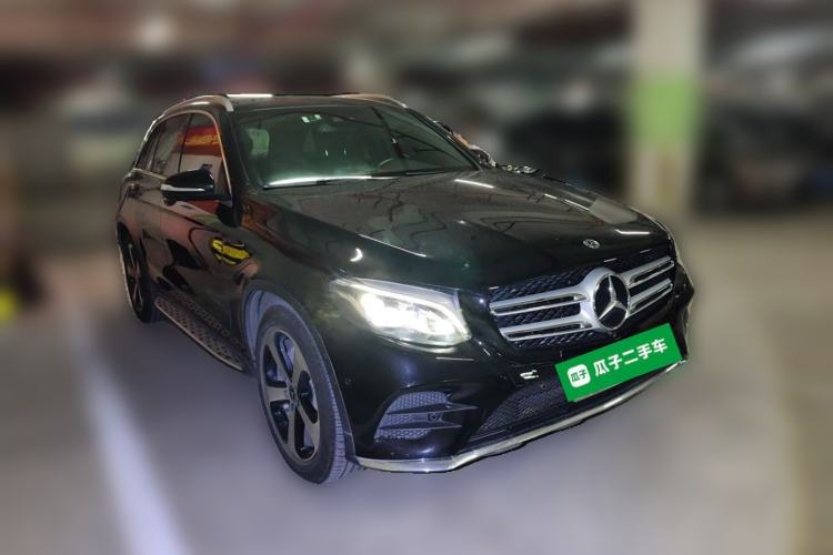 Used Mercedes-Benz GLC 2018 GLC 260 4MATIC Luxury Model Front Right 45 Deg