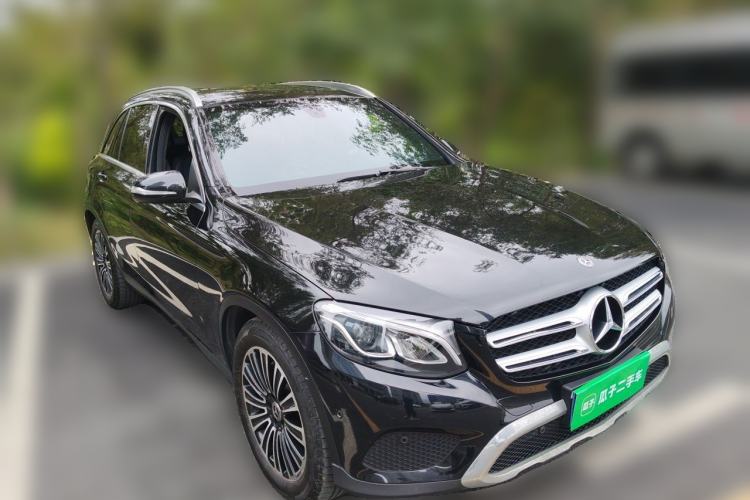 Used Mercedes-Benz GLC 2018 Facelift GLC 200 4MATIC Front Right 45 Deg