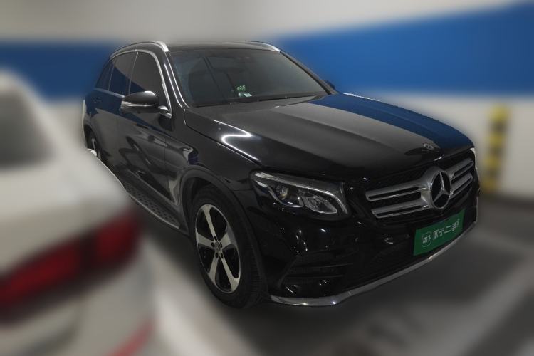 Used Mercedes-Benz GLC 2018 Facelift GLC 260 4MATIC Luxury Edition Front Right 45 Deg
