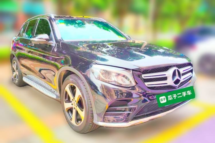 Used Mercedes-Benz GLC 2018 Facelift GLC 260 4MATIC Luxury Edition Front Right 45 Deg