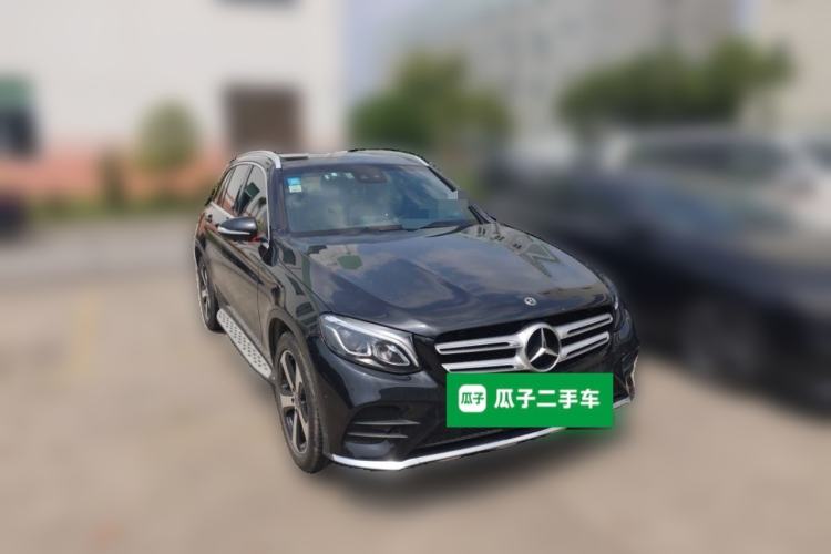 Used Mercedes-Benz GLC 2018 GLC 260 4MATIC Luxury Model Front Right 45 Deg