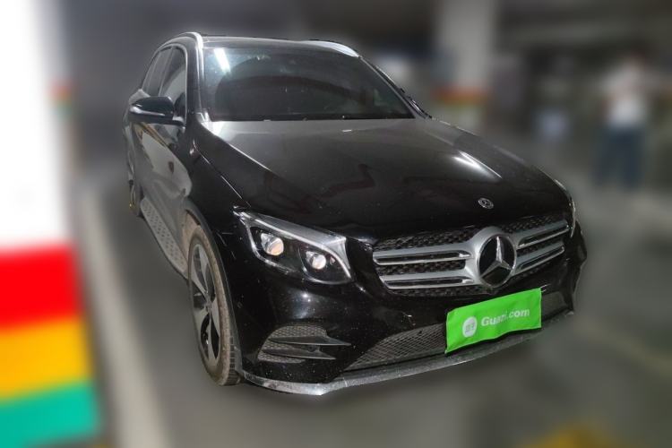 Used Mercedes-Benz GLC 2018 Refreshed GLC 300 4MATIC Dynamic Edition Front Right 45 Deg